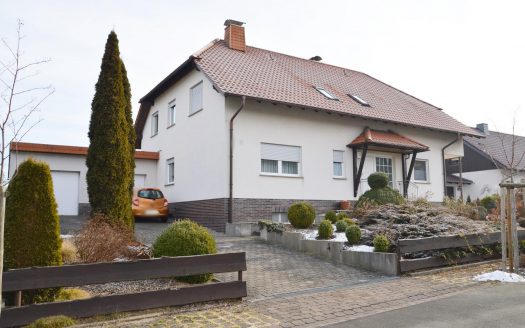VERKAUFT!!! 2-FH m. Garten, Doppelgarage und Balkon in 35287 Amöneburg-Roßdorf