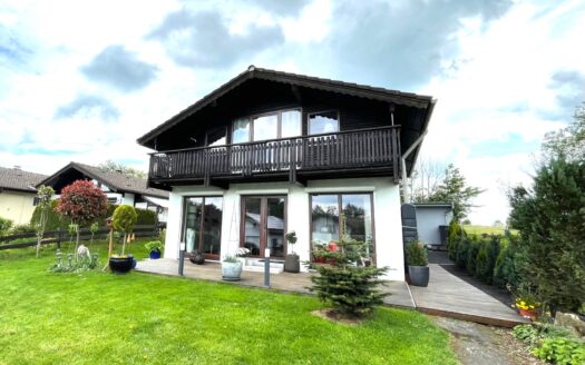 Liebevoll saniertes Haus mit Garten in Ulrichstein