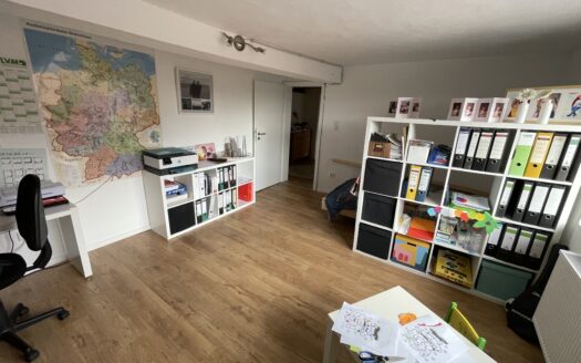 Liebevoll saniertes Haus mit Garten, Garagen, Carport in Amöneburg – Rüdigheim