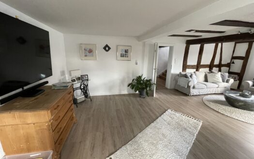 Liebevoll saniertes Haus mit Garten, Garagen, Carport in Amöneburg – Rüdigheim