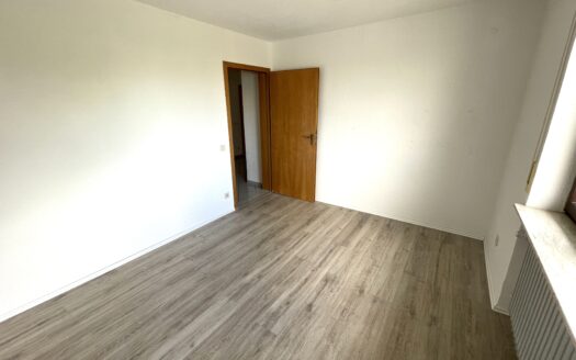 VERMIETET! 5 Zimmer, Küche, Bad, G-WC, Balkon in Amöneburg- Roßdorf