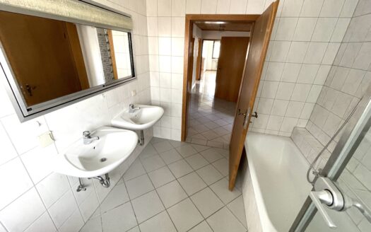 VERMIETET! 5 Zimmer, Küche, Bad, G-WC, Balkon in Amöneburg- Roßdorf
