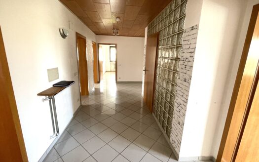 VERMIETET! 5 Zimmer, Küche, Bad, G-WC, Balkon in Amöneburg- Roßdorf