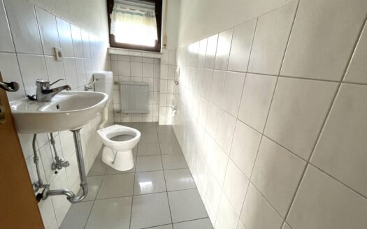 VERMIETET! 5 Zimmer, Küche, Bad, G-WC, Balkon in Amöneburg- Roßdorf