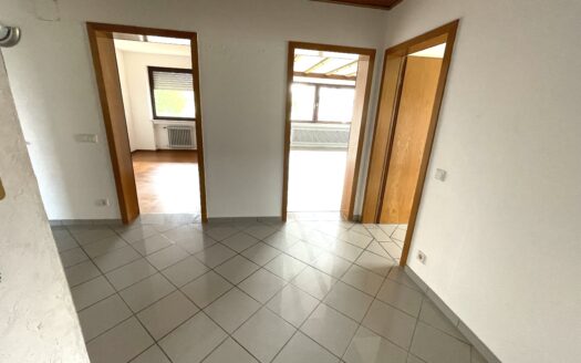 VERMIETET! 5 Zimmer, Küche, Bad, G-WC, Balkon in Amöneburg- Roßdorf