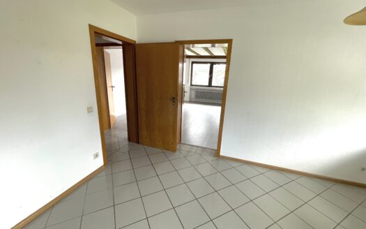 VERMIETET! 5 Zimmer, Küche, Bad, G-WC, Balkon in Amöneburg- Roßdorf