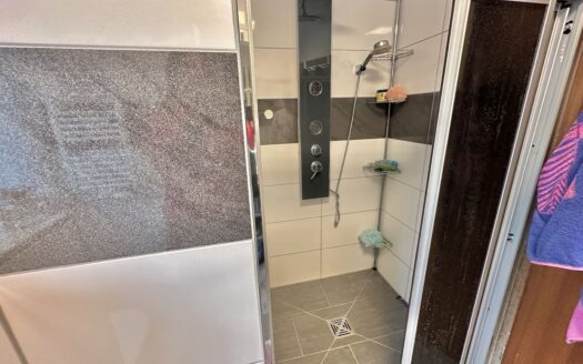 1-2 Familien – Haus mit Garten u Garage in Homberg (Ohm)