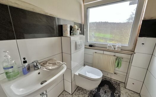 1-2 Familien – Haus mit Garten u Garage in Homberg (Ohm)