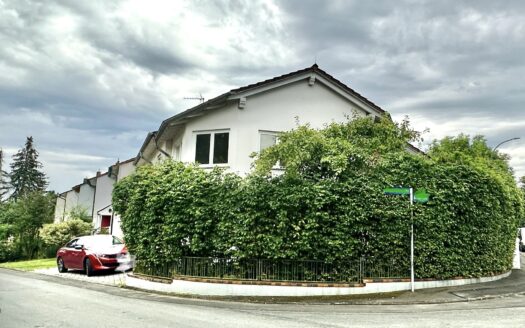 **Traumhaftes Reihen-Eckhaus in Alsfeld – Vielfältigkeit und Modernität vereint