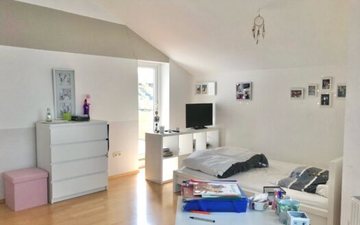 **Traumhaftes Reihen-Eckhaus in Alsfeld – Vielfältigkeit und Modernität vereint
