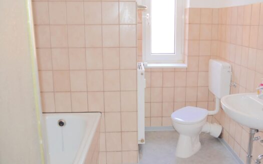 WOHN- u. GESCHÄFTSHAUS im Herzen von KIRCHHAIN – RENDITEOBJEKT