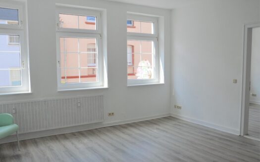 WOHN- u. GESCHÄFTSHAUS im Herzen von KIRCHHAIN – RENDITEOBJEKT