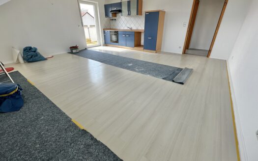 Helle 2-Zimmer-Wohnung mit Sonnenbalkon in Amöneburg-Roßdorf – ab sofort verfügbar!