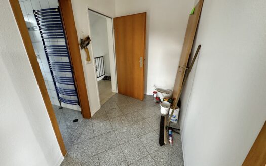 Helle 2-Zimmer-Wohnung mit Sonnenbalkon in Amöneburg-Roßdorf – ab sofort verfügbar!