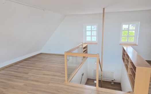 Exklusiv saniertes Stadthaus mit zwei Balkonen, Stellplatz & traumhafter Aussicht in Homberg (Ohm)