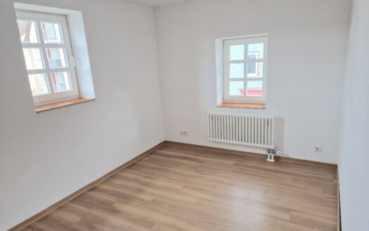 Exklusiv saniertes Stadthaus mit zwei Balkonen, Stellplatz & traumhafter Aussicht in Homberg (Ohm)