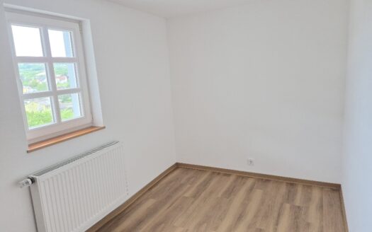 Exklusiv saniertes Stadthaus mit zwei Balkonen, Stellplatz & traumhafter Aussicht in Homberg (Ohm)
