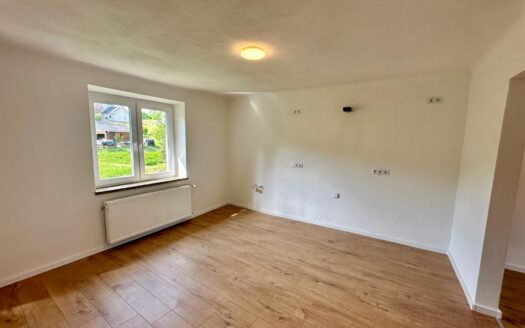 VERKAUFT! Renoviertes Einfamilienhaus mit großem Grundstück in 66839 Schmelz-Dorf