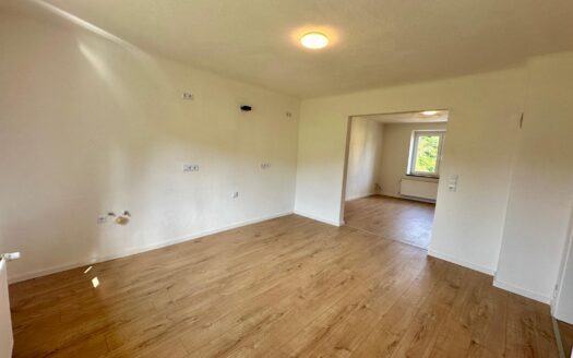 VERKAUFT! Renoviertes Einfamilienhaus mit großem Grundstück in 66839 Schmelz-Dorf