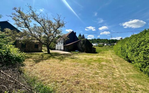 VERKAUFT! Renoviertes Einfamilienhaus mit großem Grundstück in 66839 Schmelz-Dorf