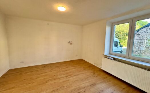 VERKAUFT! Renoviertes Einfamilienhaus mit großem Grundstück in 66839 Schmelz-Dorf