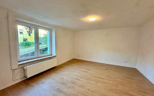 VERKAUFT! Renoviertes Einfamilienhaus mit großem Grundstück in 66839 Schmelz-Dorf