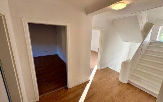 VERKAUFT! Renoviertes Einfamilienhaus mit großem Grundstück in 66839 Schmelz-Dorf