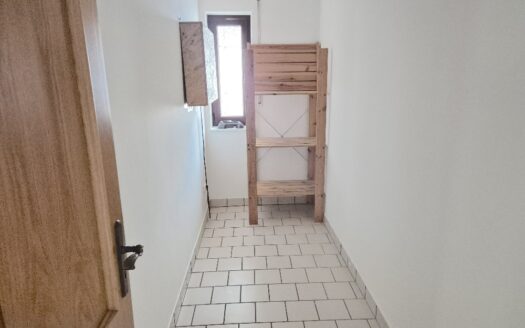 Helle Eigentums-Wohnung m.EBK, Balkon u Garage