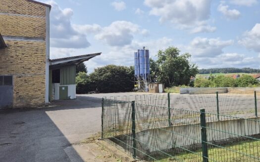 Gewerbeimmobilie – Halle –  Wohnhaus  – Büro und vielseitige Lagerflächen in Zell (Romrod)