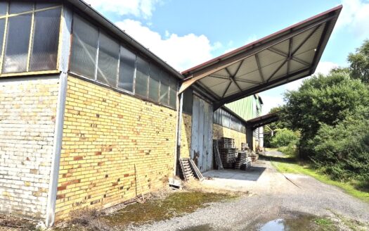 Gewerbeimmobilie – Halle –  Wohnhaus  – Büro und vielseitige Lagerflächen in Zell (Romrod)