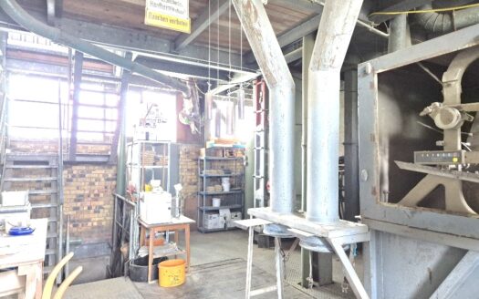Gewerbeimmobilie – Halle –  Wohnhaus  – Büro und vielseitige Lagerflächen in Zell (Romrod)