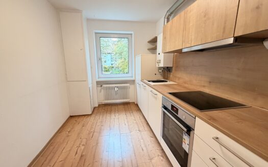 Helle, renovierte 3-Zimmer-Wohnung (73 m²) mit Balkon & neuer Küche in stadtnaher Lage