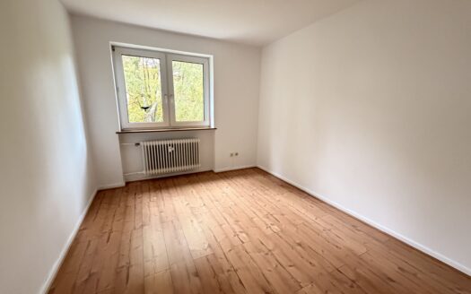 Helle, renovierte 3-Zimmer-Wohnung (73 m²) mit Balkon & neuer Küche in stadtnaher Lage