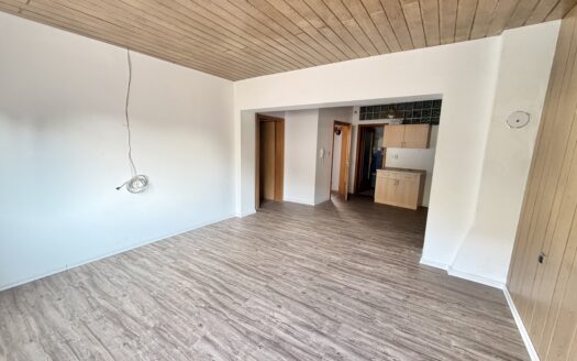 Zweifamilienhaus mit Sonnenterrasse und kleinem Garten in Wallerfangen-St. Barbara