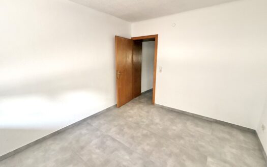 Zweifamilienhaus mit Sonnenterrasse und kleinem Garten in Wallerfangen-St. Barbara