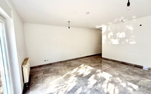 Barrierefreies, modernisiertes 1-Zi. Apartment mit Terrasse u Stellplatz in Saarbrücken