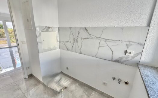 Barrierefreies, modernisiertes 1-Zi. Apartment mit Terrasse u Stellplatz in Saarbrücken
