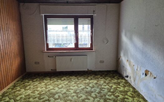 Großzügiger Bungalow und ein historisches Fachwerkhaus mit ca. 1.880 m² Grundstück