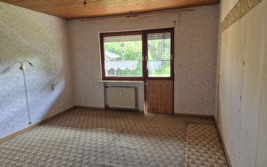 Großzügiger Bungalow und ein historisches Fachwerkhaus mit ca. 1.880 m² Grundstück