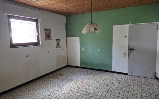 Großzügiger Bungalow und ein historisches Fachwerkhaus mit ca. 1.880 m² Grundstück