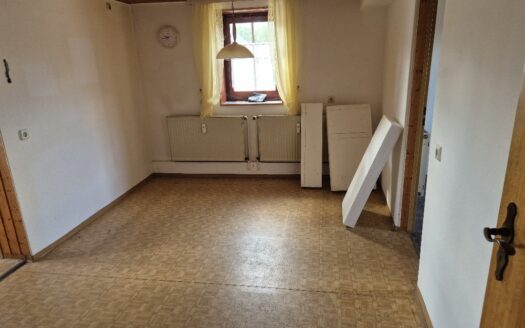 Großzügiger Bungalow und ein historisches Fachwerkhaus mit ca. 1.880 m² Grundstück