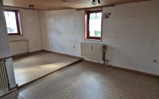 Großzügiger Bungalow und ein historisches Fachwerkhaus mit ca. 1.880 m² Grundstück