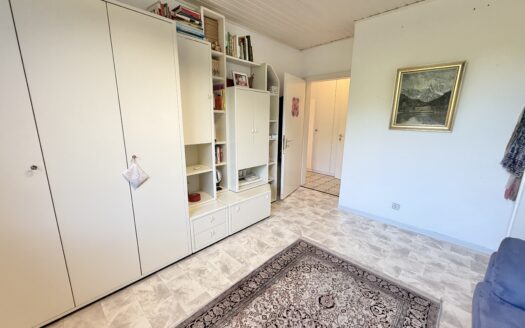 Großzügiger Bungalow mit geschütztem Garten. Viel Platz. Privatsphäre. Raum für persönliche Pläne