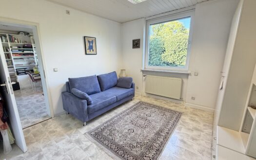 Großzügiger Bungalow mit geschütztem Garten. Viel Platz. Privatsphäre. Raum für persönliche Pläne