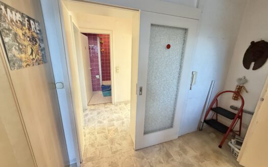 Großzügiger Bungalow mit geschütztem Garten. Viel Platz. Privatsphäre. Raum für persönliche Pläne